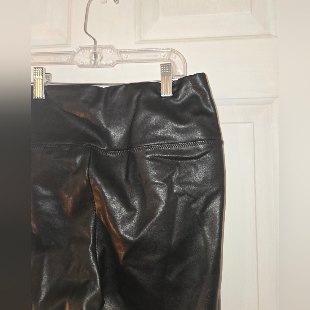 7 For All Mankind Medium Black Faux Leather High Waist Versatile Ankle Leggings - Picture 3 of 8